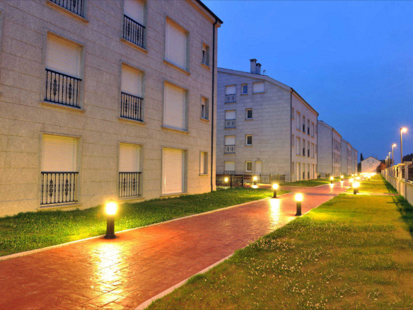 Vista aérea de Jardines de Lugo con la costa lucense al fondo